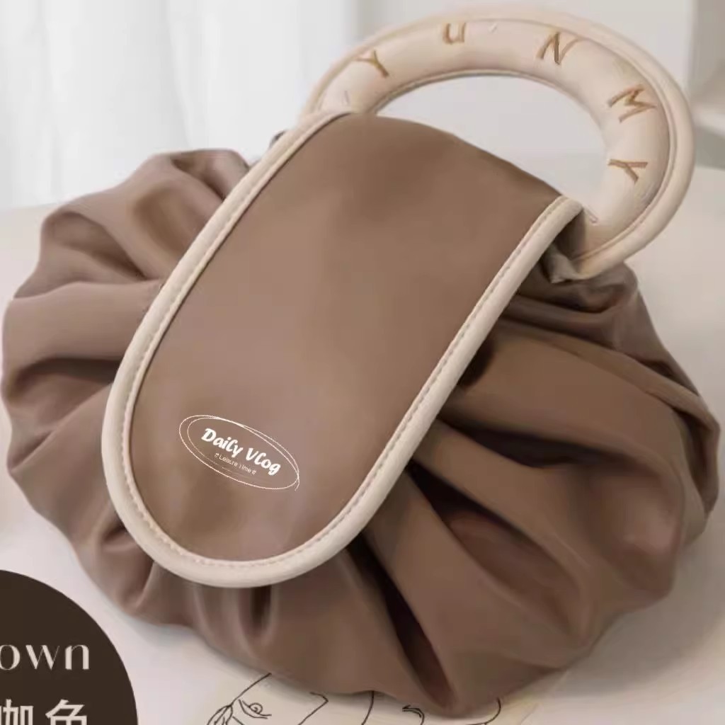 حقيبة مستحضرات التجميل الكسولة - مراجعة Tile Bag Drawstring وسعره